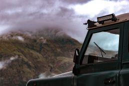 landrover-looking-out-on-mountain